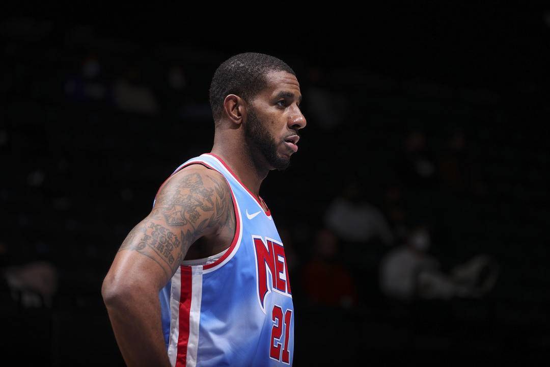 逆境中击败 逆境中击败