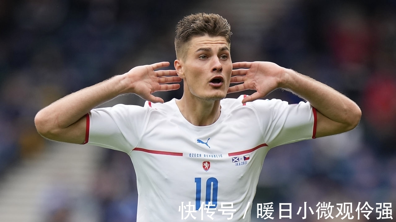 尼足球的考 尼足球的考